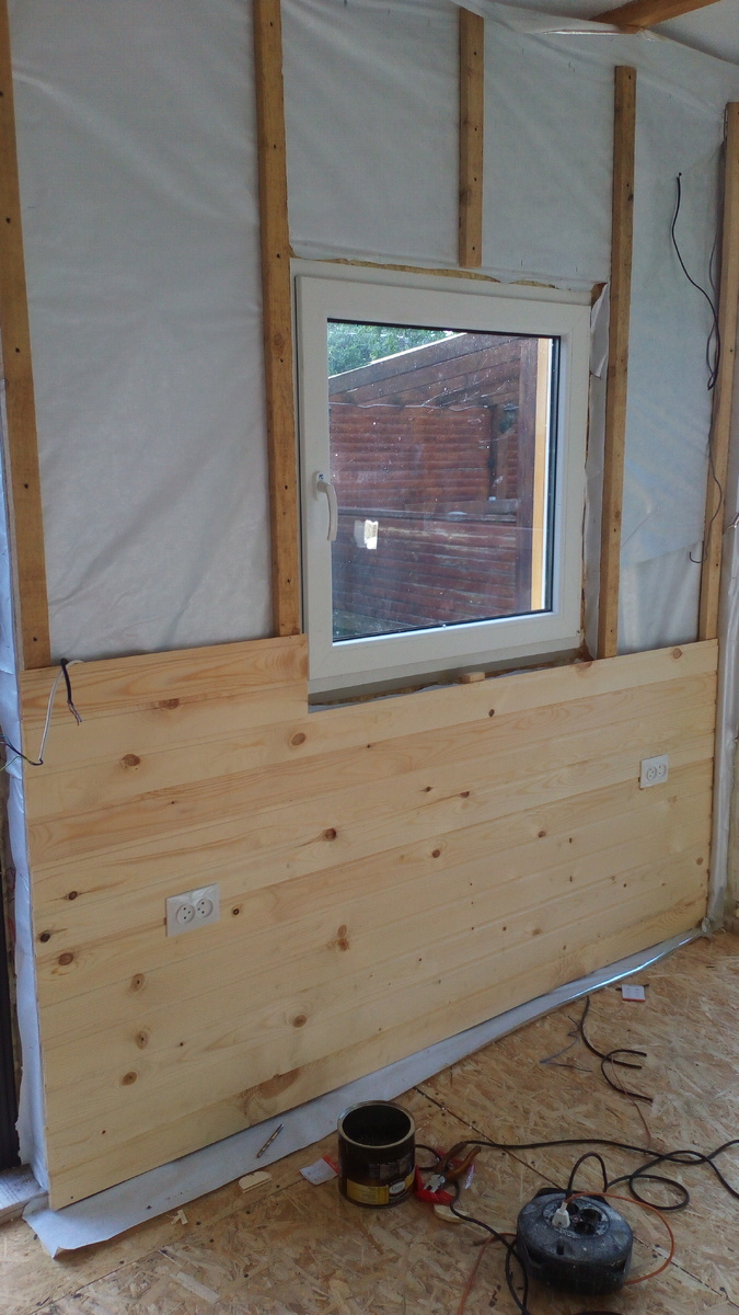 Монтаж евровагонки из осины.