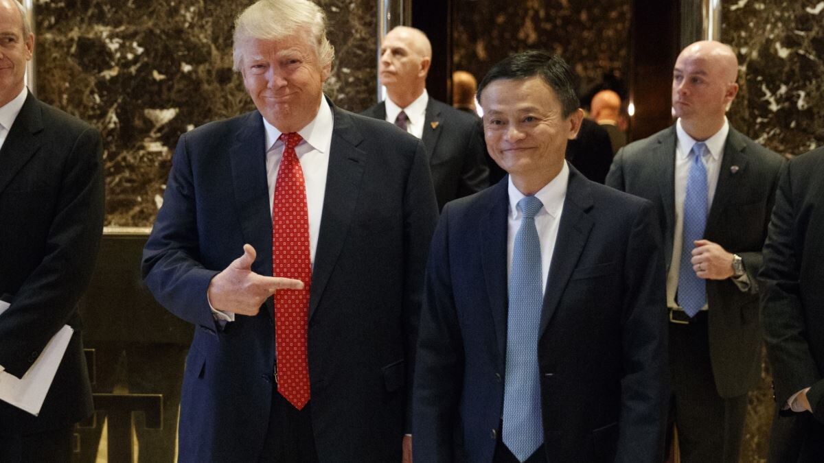 После избрания Дональда Трампа Президентом США в 2016 году, Джек Ма был первым высокопоставленным китайцем, с которым он встретился.