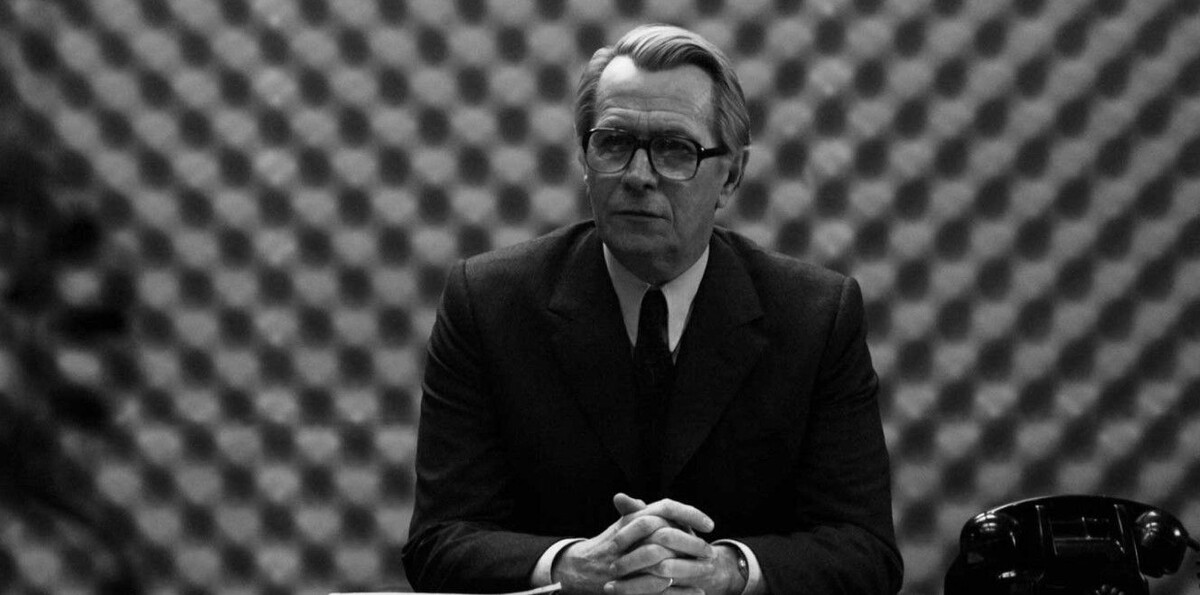 Tinker tailor. Шпион выйди вон Гэри Олдмен. Гари Олдман шпион. Колин Ферт шпион выйди вон. Tinker Tailor Soldier Spy 2011