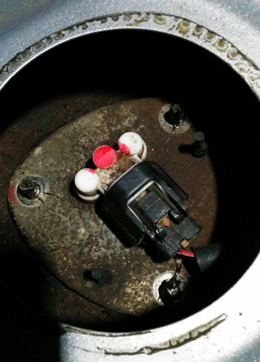 так выглядит эта фишка и сам датчик сверху 