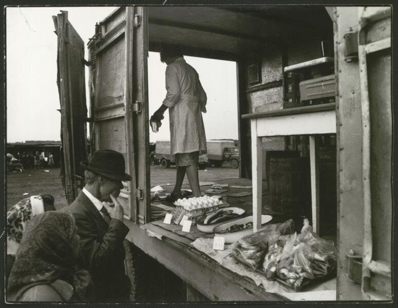 Автолавка. Владислав Михайлов, 1970-е, МАММ/МДФ.