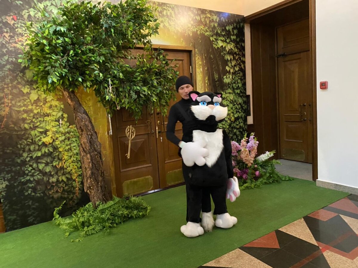 Мяу Мяукович - герой-проводник в резиденции