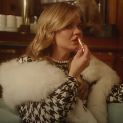 кадр из клипа