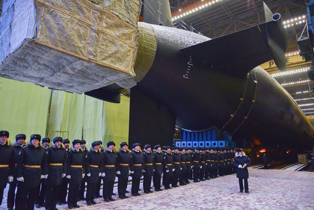 Буквально на днях 21 декабря ВМФ получил пятую АПЛ проекта "Борей" К-552 «Князь Олег», и вот 25 декабря, на Севмаше (входит в ОСК) состоялась торжественная церемония вывода из эллинга шестого...