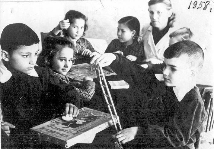 Школа-интернат им. А.С. Макаренко. Урок труда. 1958 г.