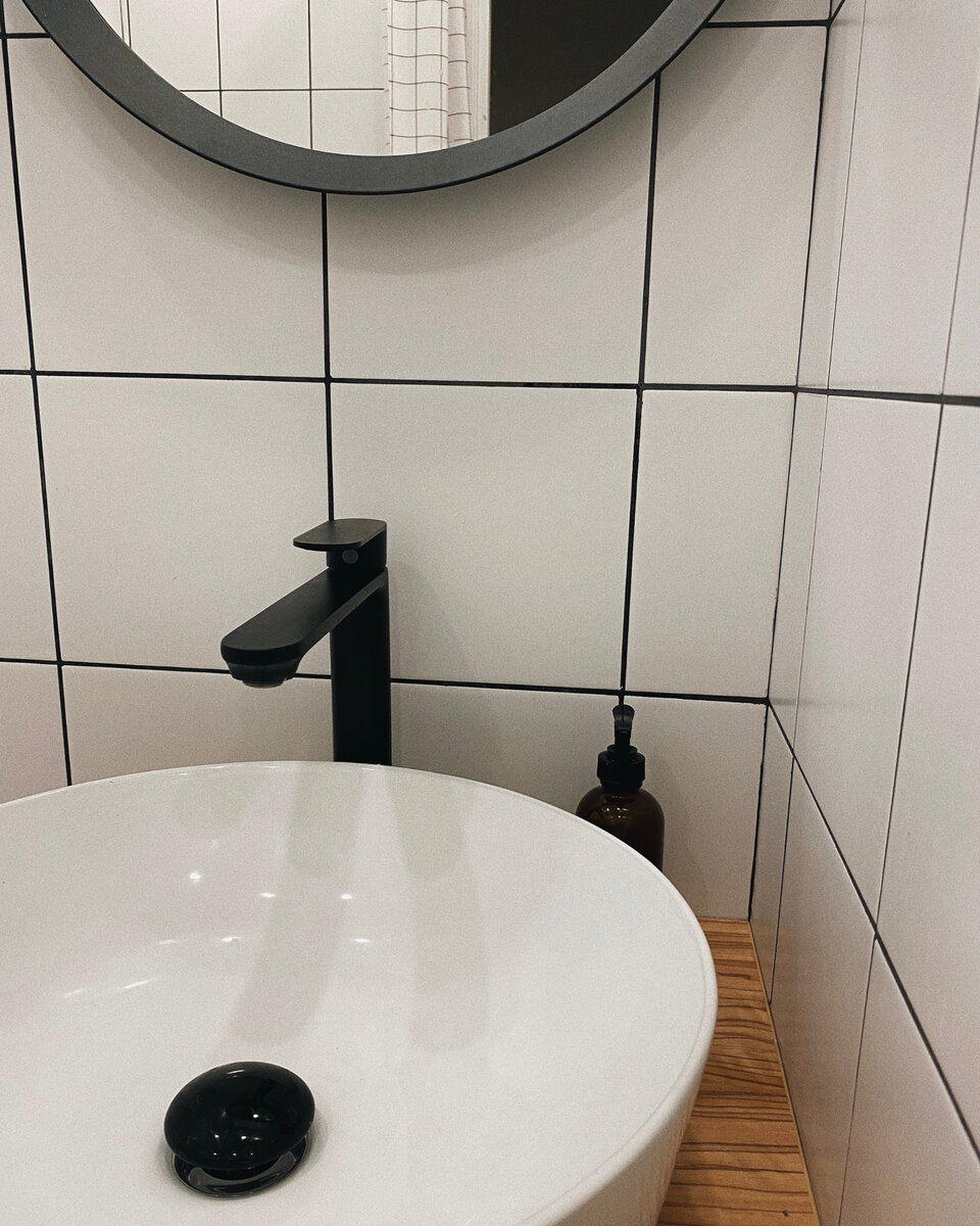 Черный цвет смесителя: основные преимущества