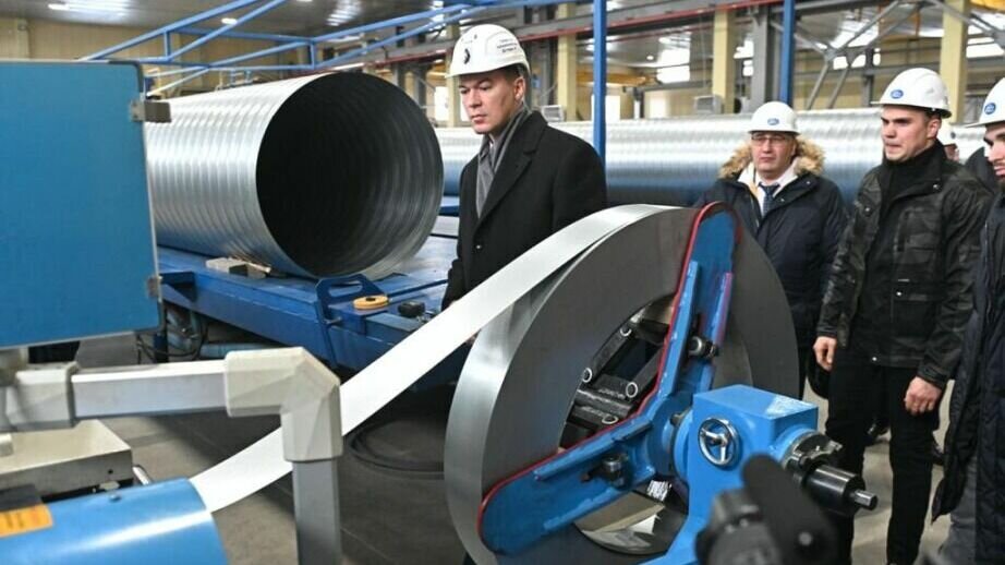     Персональной инфраструктурой оснастят активно разрастающиеся кварталы в северной части города. Большие площади потребовали дополнительных решений по обеспечению жителей благами городской цивилизации. Как идет прокладка тепломагистрали № 35, проинспектировал губернатор Михаил Дегтярев.