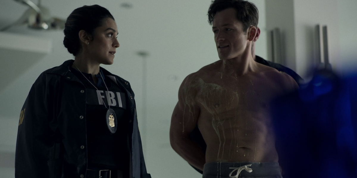 Кадр из фильма "Чёрная птица", 1 серия