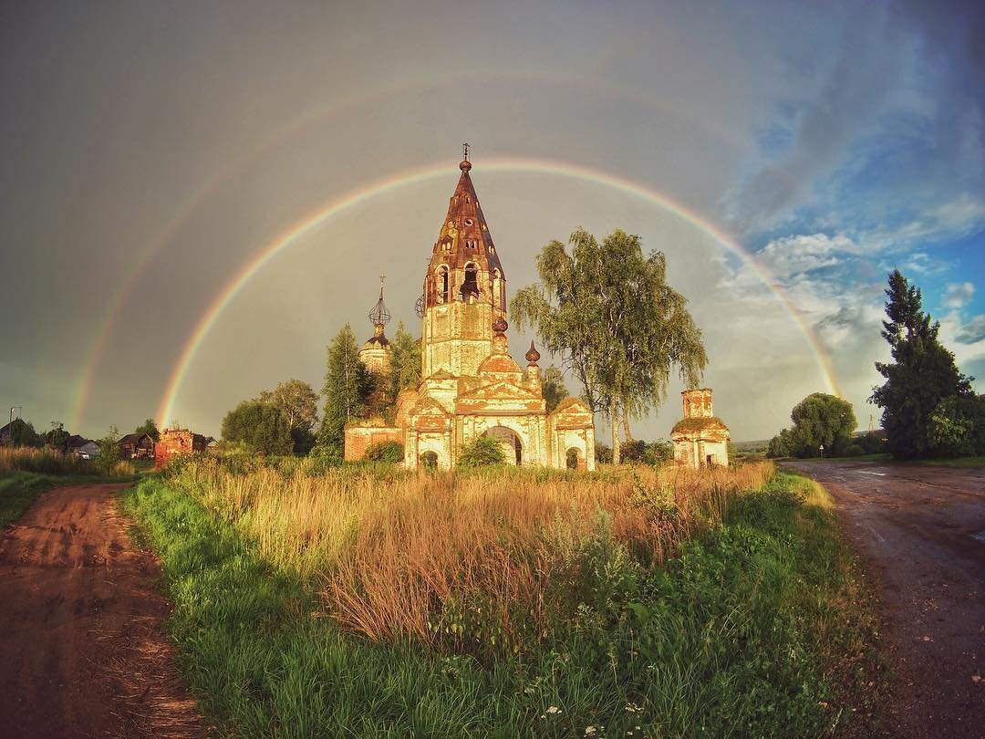 Православие. Мещёра Церковь Радуга. Русь Радуга Церковь озеро. Радуга над храмом. Природа храм Божий.