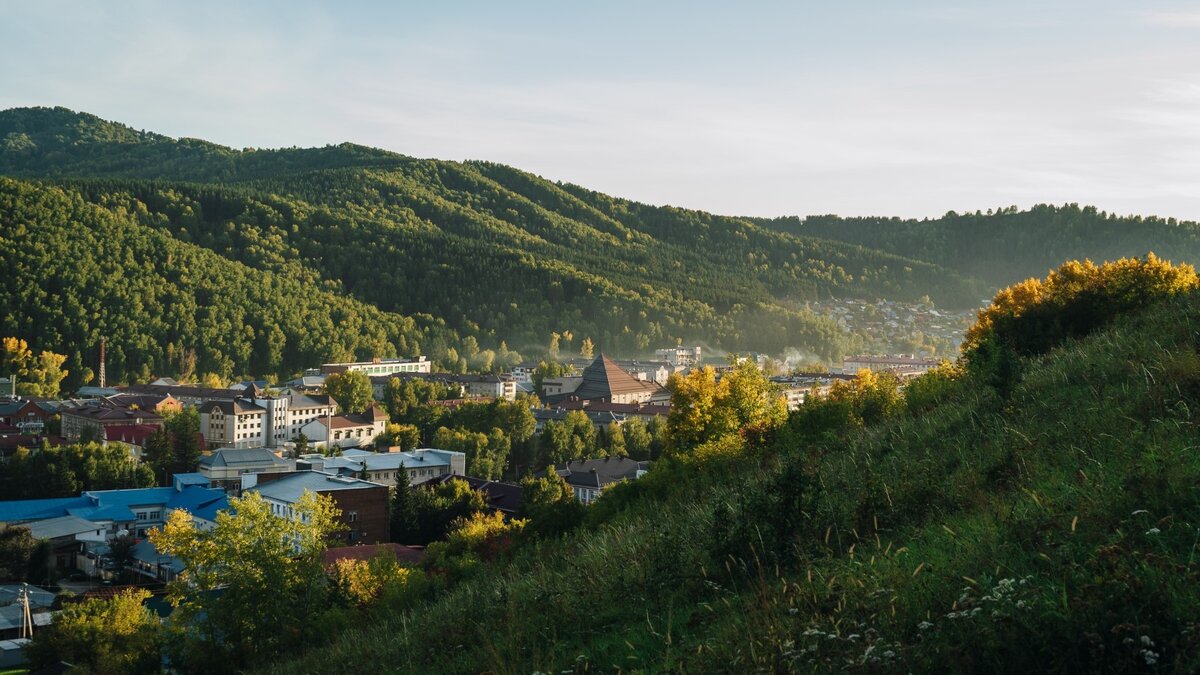 Чаще всего олигархи для отдыха выбирают Алтай.  Фото: Фото: unsplash.com