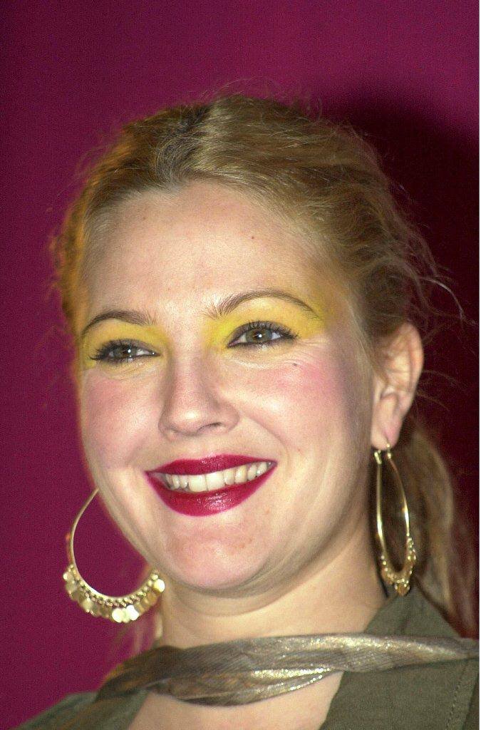 Дрю Берримор улыбается в любой ситуации. 