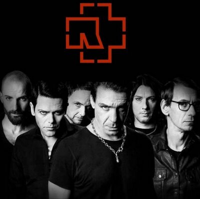 Состав рок - группы Rammstein. Слева направо: Оливер Ридель (бас - гитара), Рихард Круспе (гитара), Пауль Ландерс (гитара), Тилль Линдеманн (вокал), Кристоф Шнайдер (ударные), Кристиан Лоренц (клавишные)