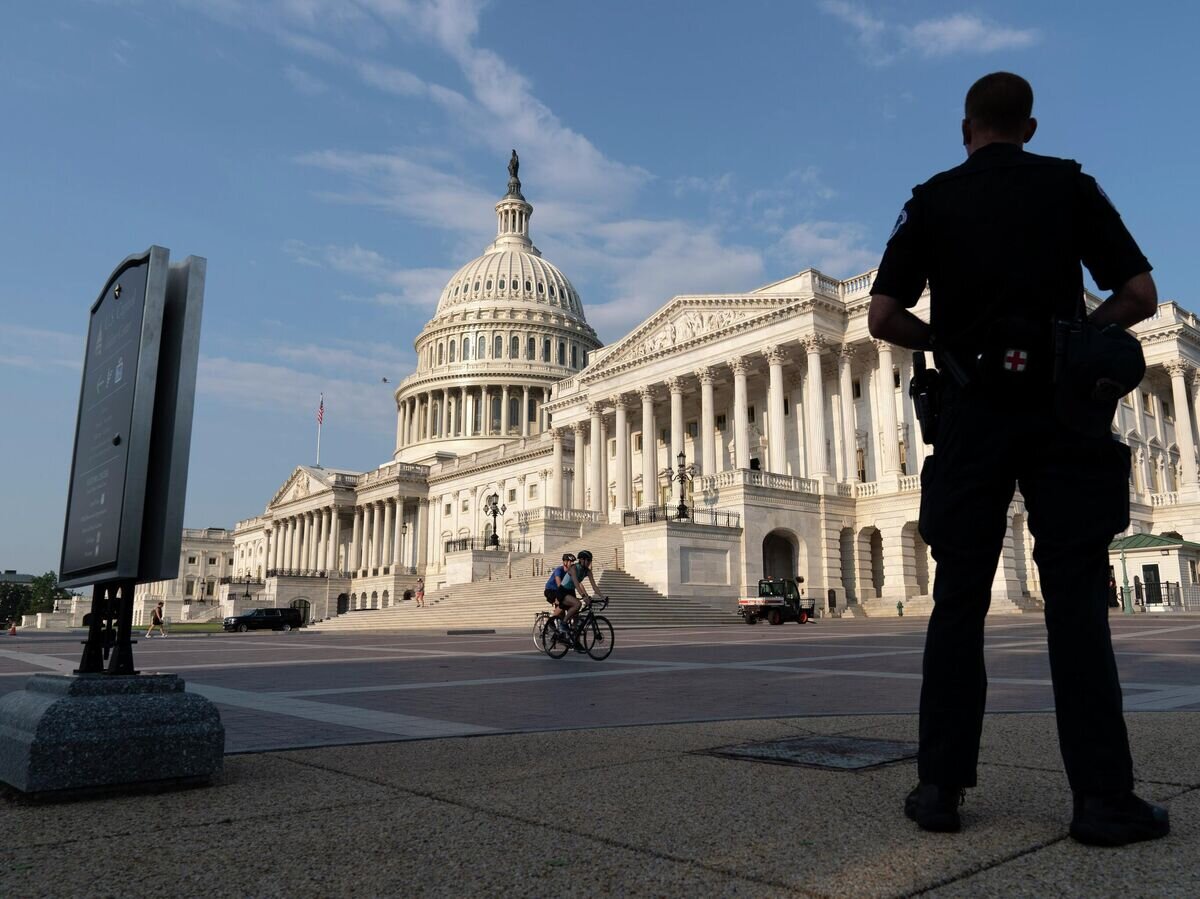    Здание Капитолия США в Вашингтоне© AP Photo / Jose Luis Magana