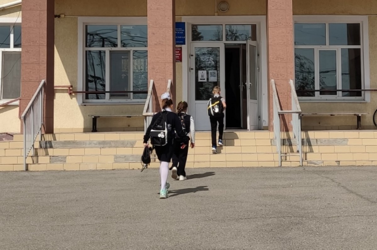    Устроившего поножовщину в школе под Таганрогом подростка отправили в СИЗО