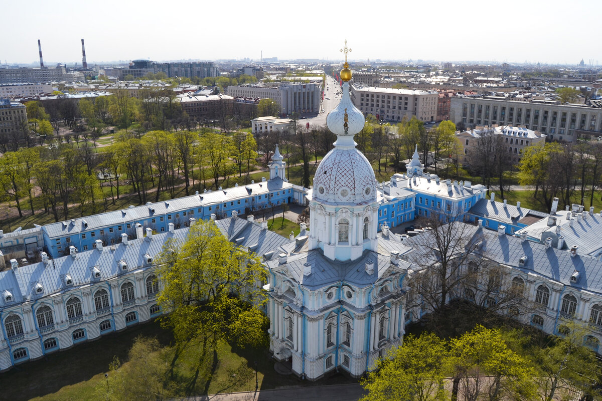 Новогодние открытки с видами Смольного собора