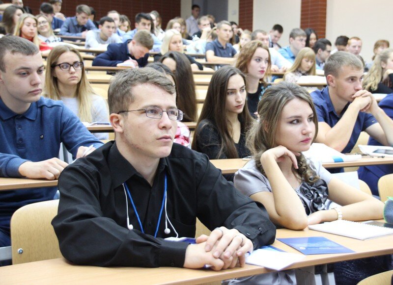 Новосибирский государственный университет экономики и управления. Нгуэу институт новосибирск 5 корпус. Нгпу новосибирск студенты. Нархоз университет новосибирск. Нгуэу 5 корпус.