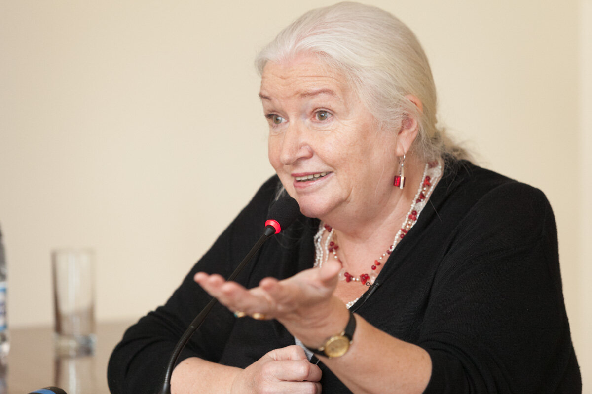 Татья́на Влади́мировна Черни́говская  — советский и российский учёный в области нейронауки и психолингвистики, а также теории сознания. Член-корреспондент РАО. Заслуженный деятель науки РФ. Доктор биологических наук, профессор. По её инициативе в 2000 году впервые была открыта учебная специализация «Психолингвистика» (на кафедре общего языкознания филологического факультета СПбГУ).