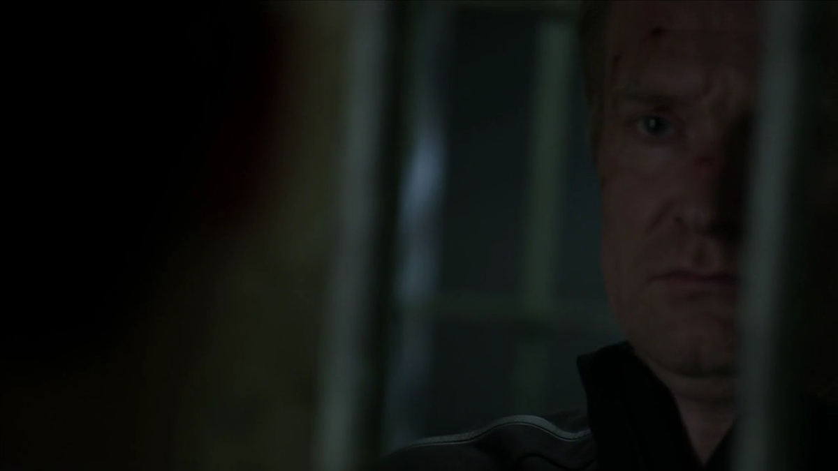 чтобы закрыть одного человека в городе, поменяли шерифа