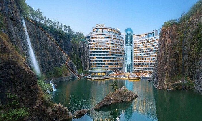 Открылся подземный отель Songjiang InterContinental в окрестностях Шанхая (Китай).