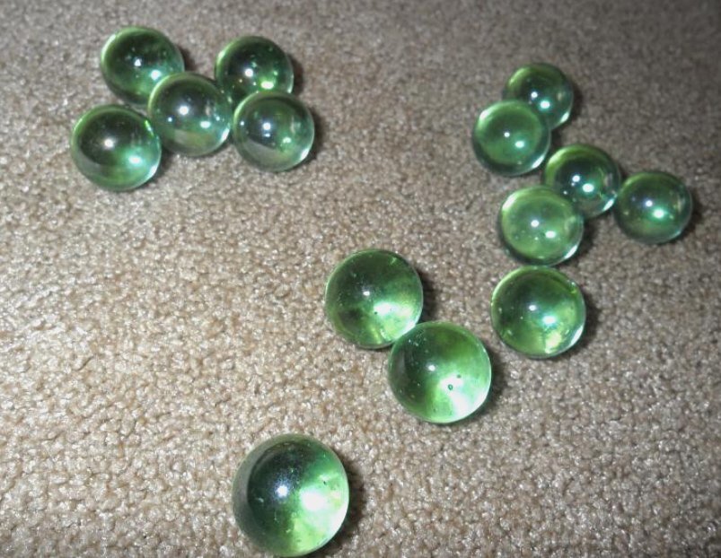 Mystery glass. Стеклянные шарики для стекловолокна. Стеклянные шарики из 90х. Зеленый стеклянный шарик. Стеклянные шарики СССР.