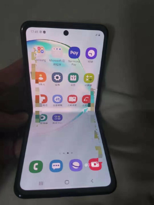 Новый складной смартфон от Samsung. Хоть и не видно логотипа, но можно понять что это Samsung по оболочке One UI.