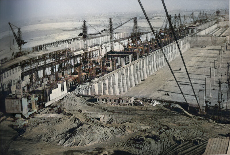 Братская гэс 1961. Перекрытие ангары братская гэс. Братская гэс ссср. Строительство волжской (сталинградской) гэс. Строительство гэс вызвало недовольство местных народностей.