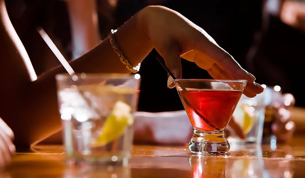 Ботокс и алкоголь: рассказываю, как спиртное влияет на уколы красоты
