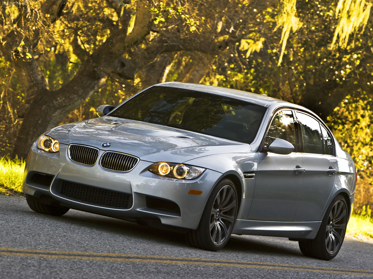 BMW  3 E90