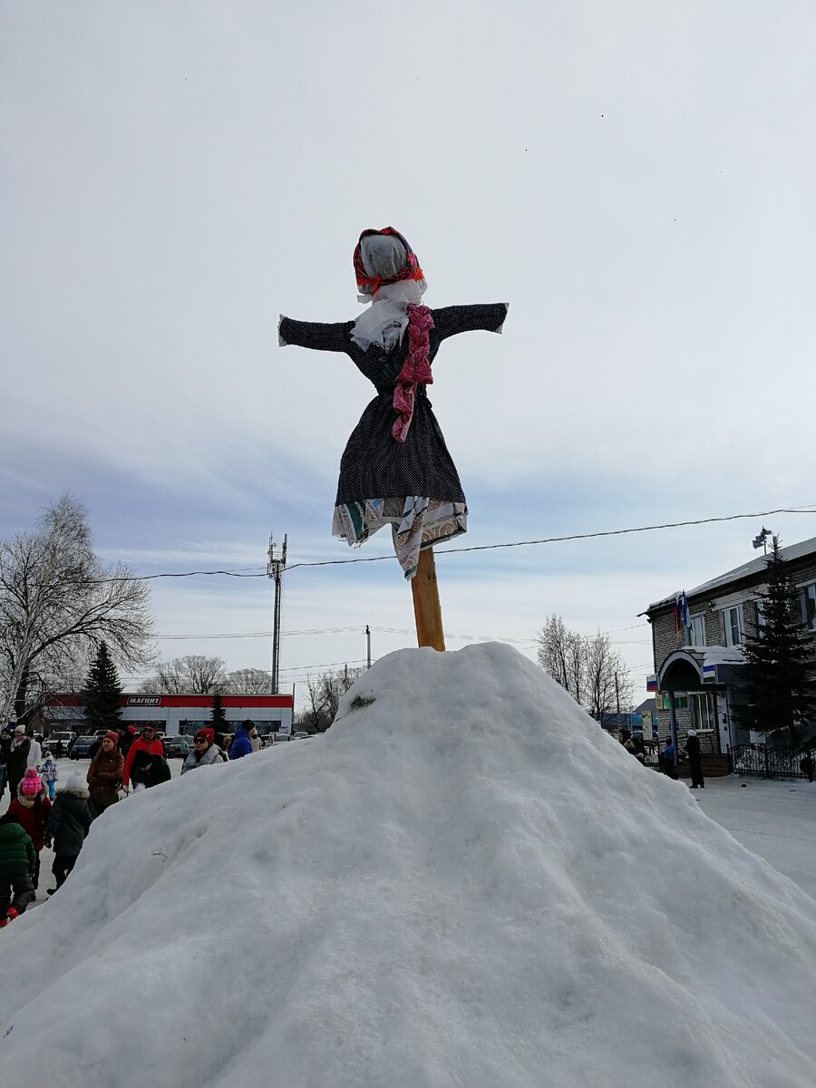 Масленица - главная героиня сегодняшнего праздника, вокруг которой мы водили огромный хоровод