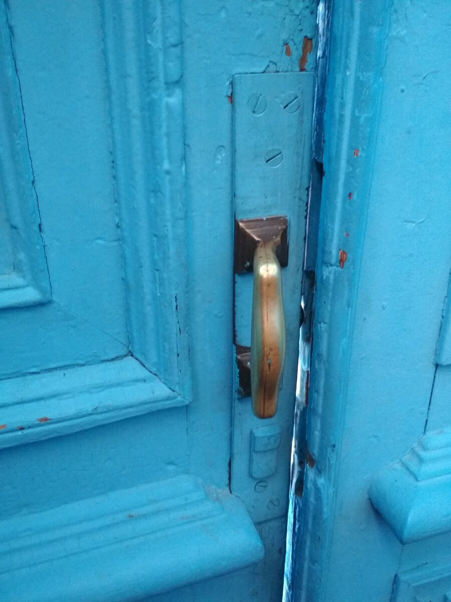 Ручка на входе.