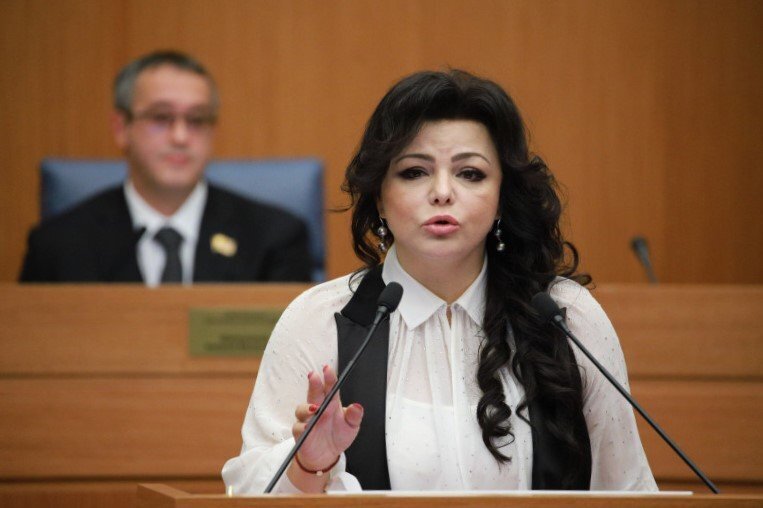 Фото депутата Елены Леонидовны Николаевой взято из открытых источников https://pbs.twimg.com/media/EK9GSlzX0AAgWoF.jpg