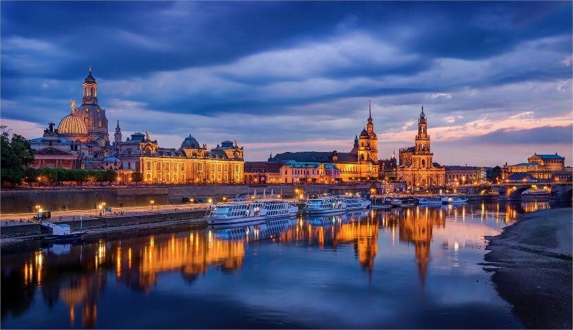 Ночная панорама исторического центра Дрездена.