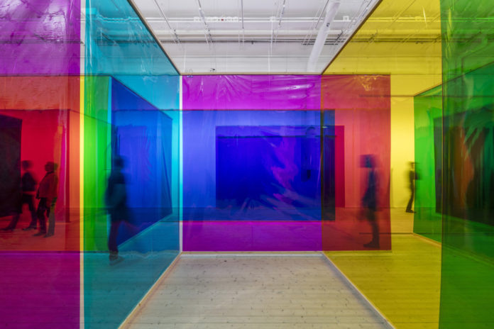 Olafur Eliasson: Verklighetsmaskiner / Reality machines. Moderna Museet, Stockholm, 3.10 2015 - 17.1 2016. Installationsbild / Installation view, Seu corpo da obra (Your body of work), 2011, Moderna Museet, Stockholm 2015. © 2011 Olafur Eliasson. Foto / Photo: Anders Sune Berg