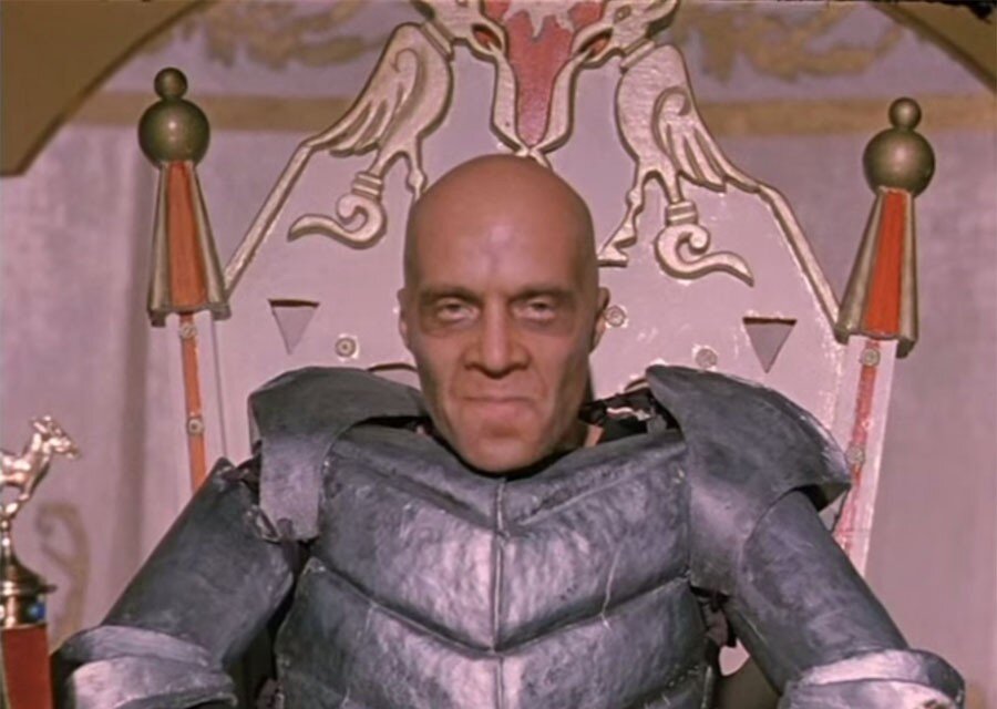 Кадр из фильма-сказки "Там, на неведомых дорожках..."