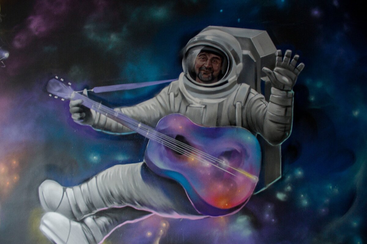 Изображение Юрия Шевчука, пожалуй является Главным объектом из всей композиции! 