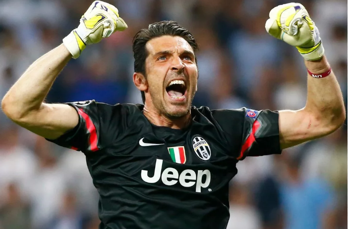 Фанаты называют Буффона «Суперменом» и «Супер Джиджи»