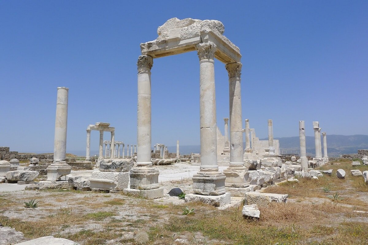 Развалины в Лаодикии