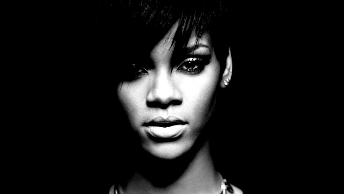 Рианна, фото-Яндекс картинки.