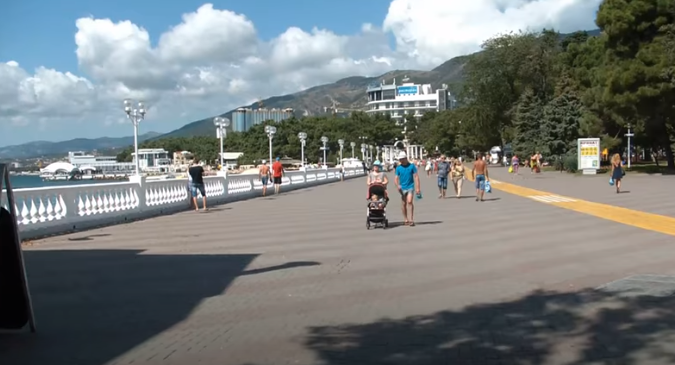 Набережная Геленджика в районе улицы Островского.