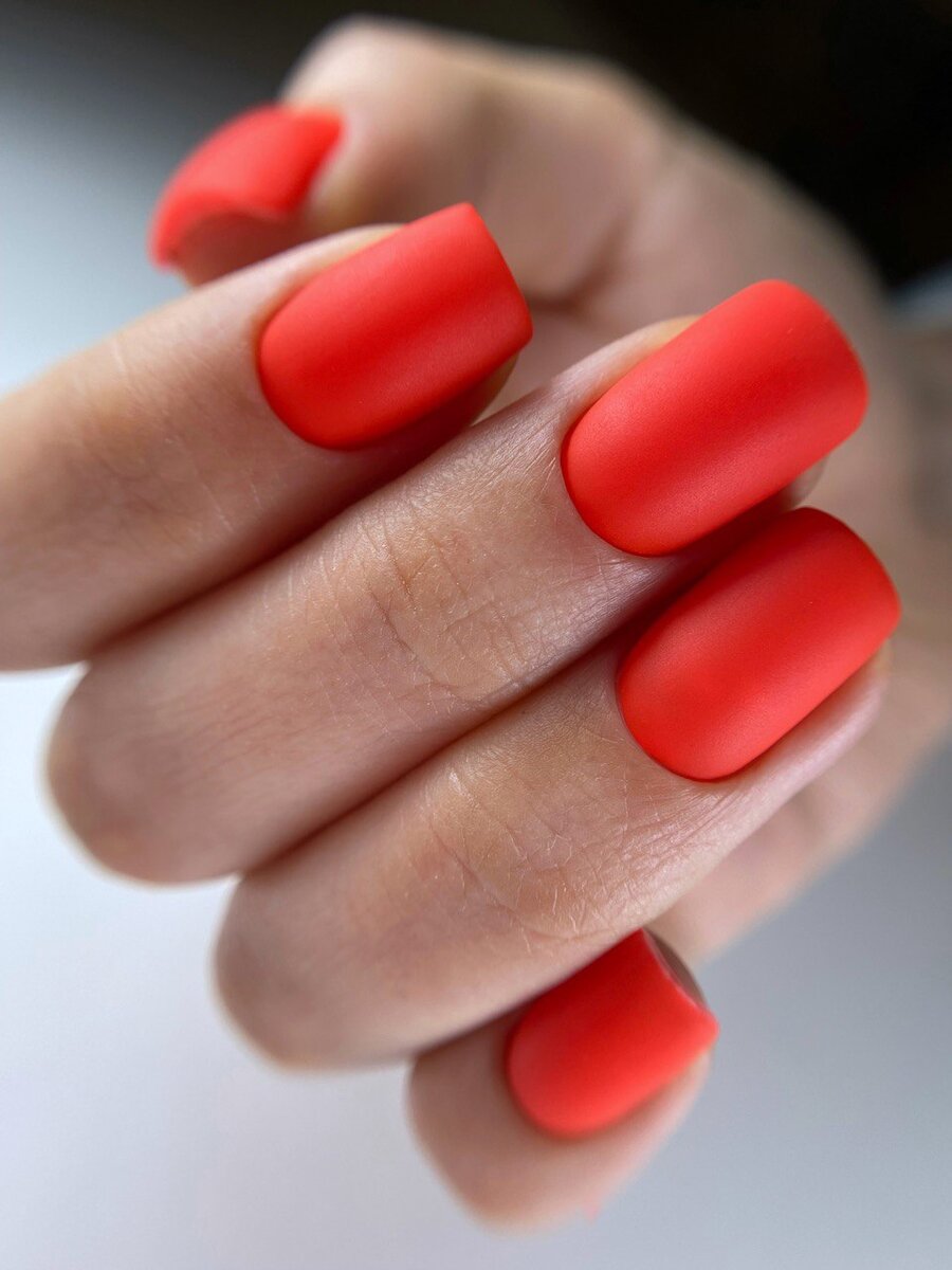 Работа ученицы на курсе повышения квалификации по комби маникюру в школе COSMO Nail Art