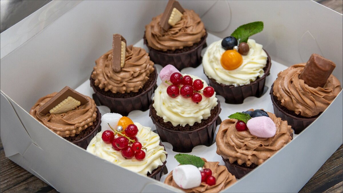 Листайте фото влево