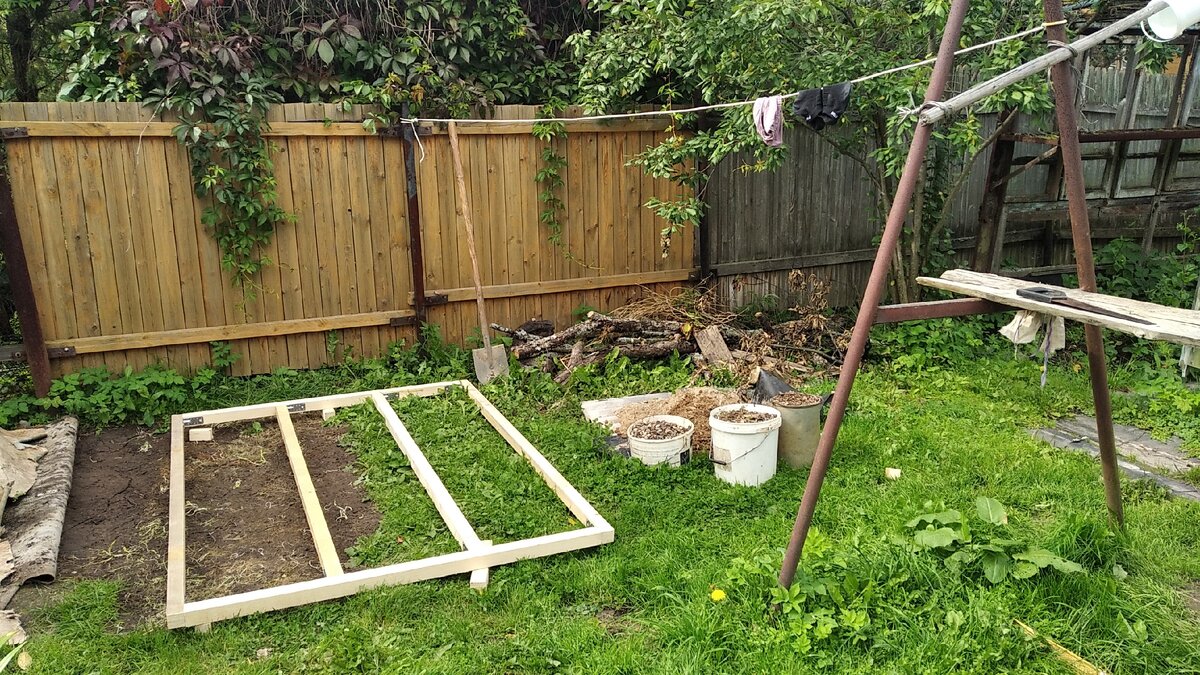 Каркас пола собран- разметка фундамента.