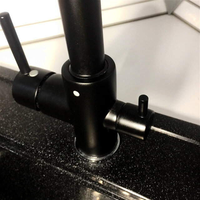 Отдельный рычаг для питьевой воды