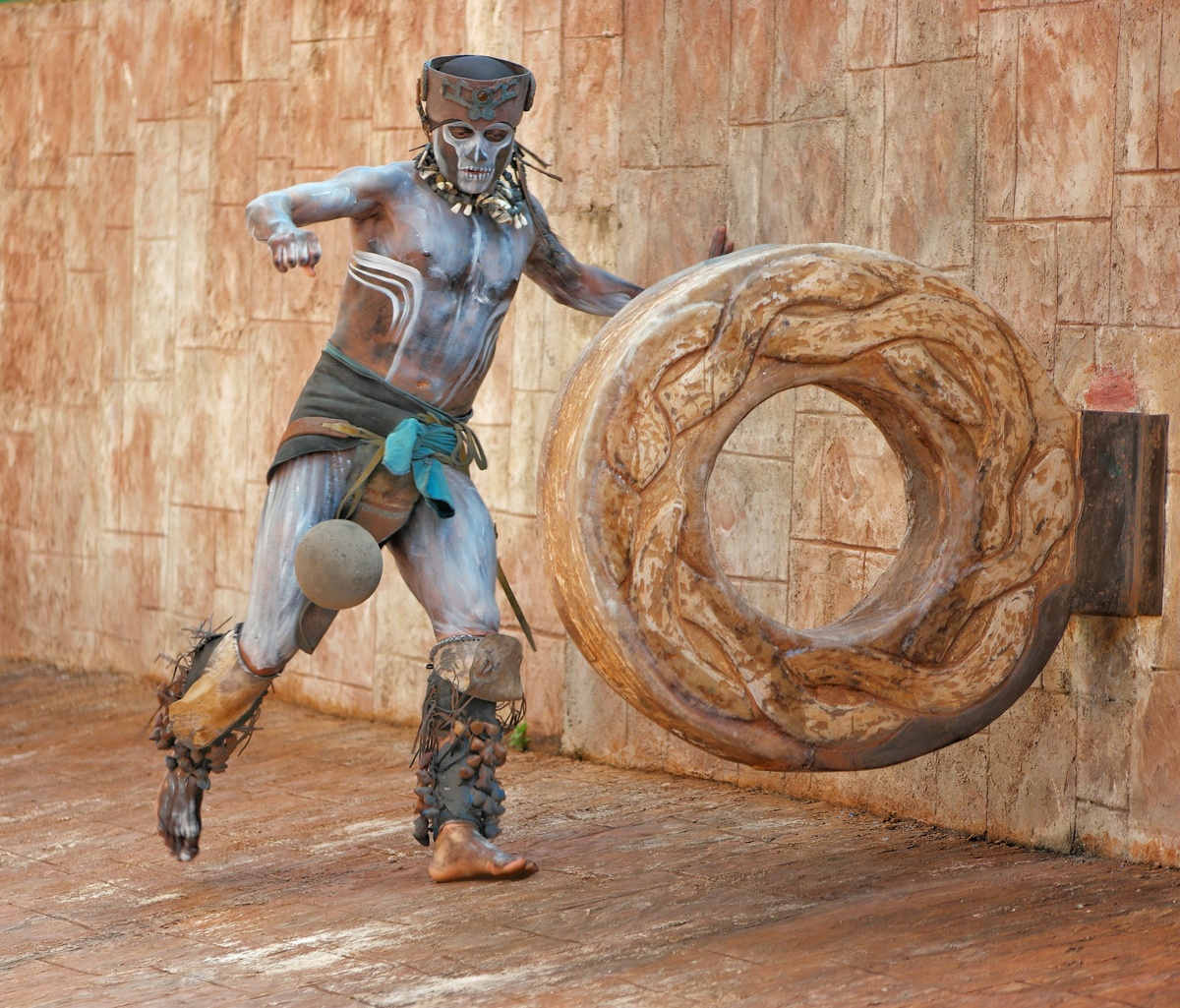 Воссозданная мексиканцами  игра пок-та-пок , нынешняя  игра "улама"