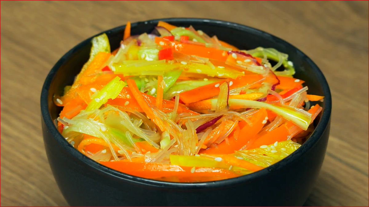 Салат из фунчозы с овощами по корейски
