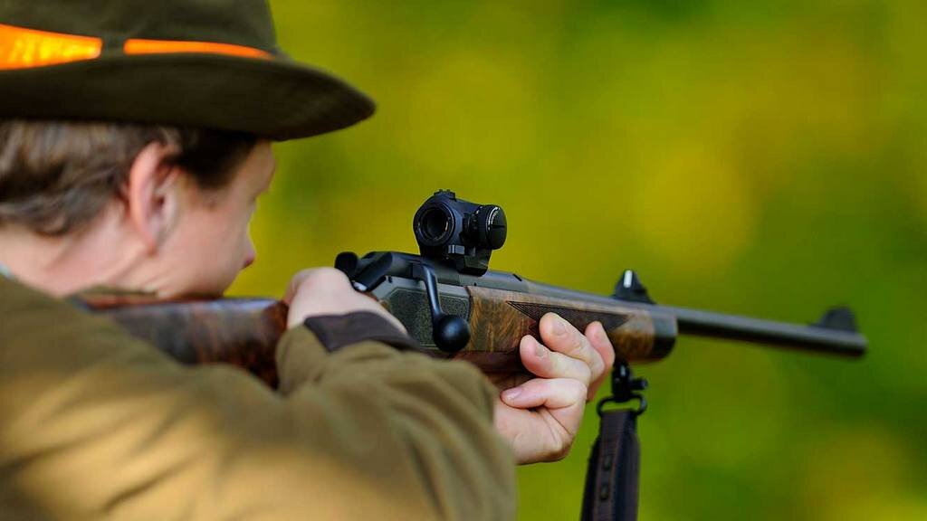 Коллиматорный прицел Aimpoint Micro H-2 на карабине Blaser R93
