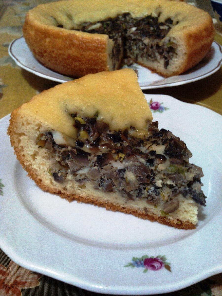 Готовый пирог с грибами - пышный, мягкий, вкусный!!!
