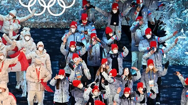    Российские спортсмены, члены сборной России (команда ОКР) на церемонии закрытия XXIV зимних Олимпийских игр в Пекине.© РИА Новости / Владимир Астапкович