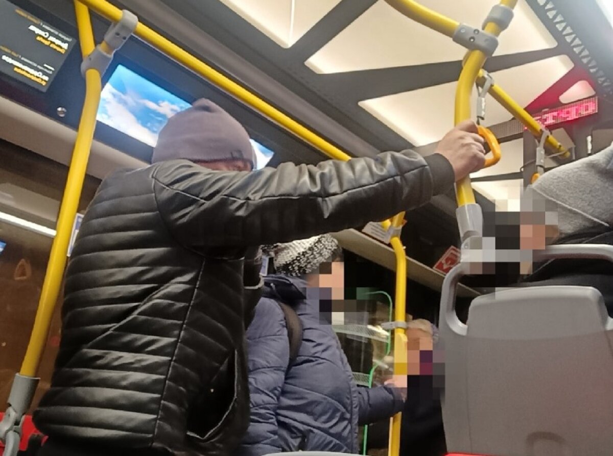    Саратовцы сообщили о мужчине, который угрожал пассажирам троллейбуса пистолетомНовости Саратова и области – Сетевое издание «Репортер64»