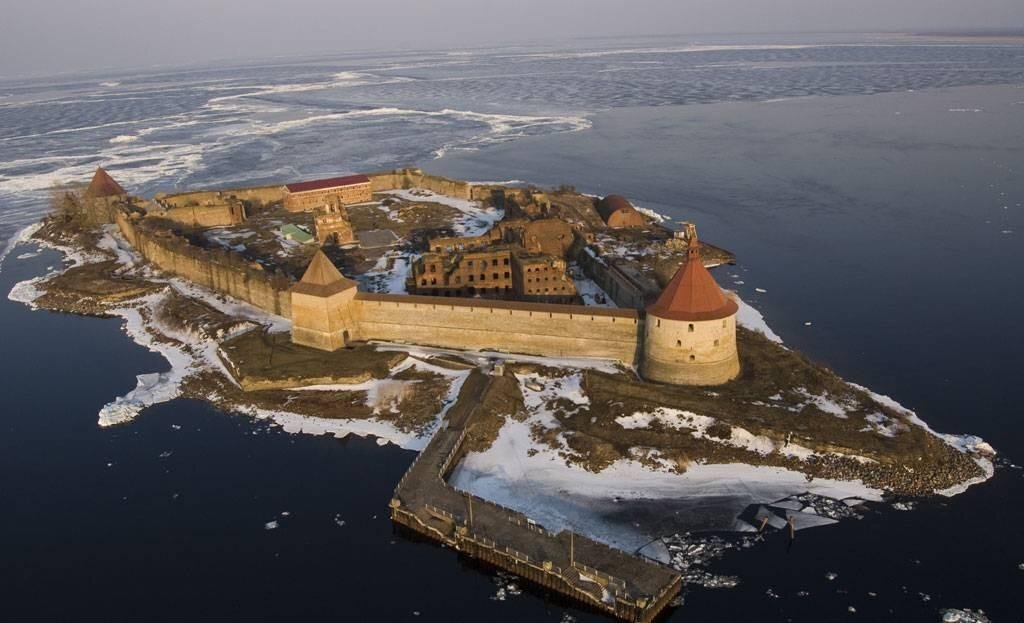 Ладога какой город. Шлиссельбургская крепость орешек. Крепость «орешек» Шлиссенбург. Шлиссельбургская крепость орешек музей. Крепости Нотебург-Шлиссельбург.